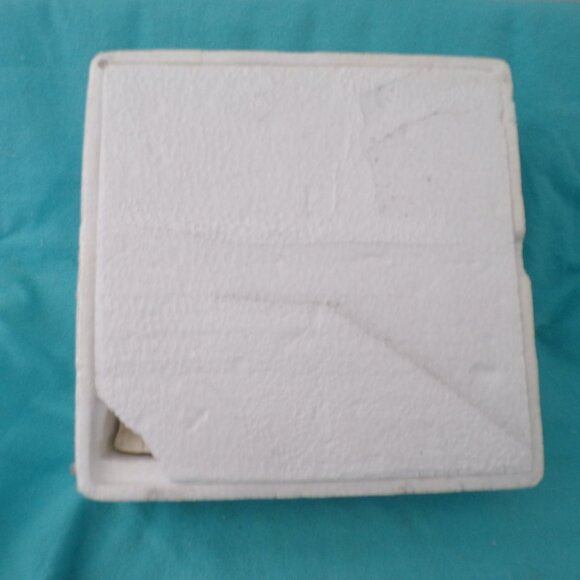 BLACK FRIDAY SALE 11 Piece Nativity Set Jade Collection with Wood Base - Picture 8 of 9